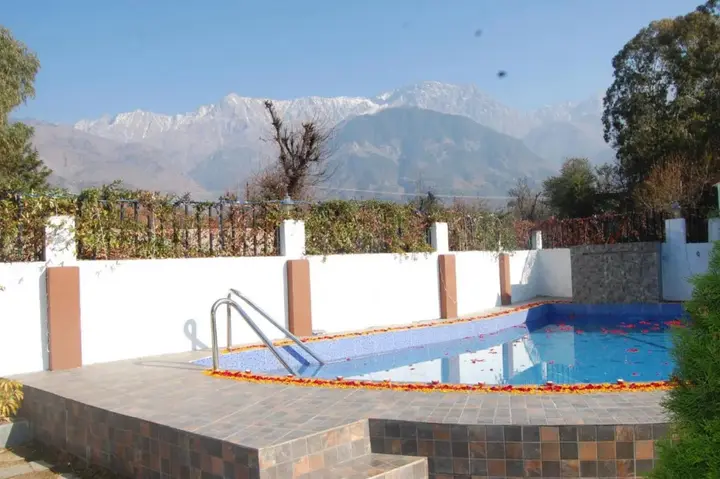 Кангра: White Ridge Hotel