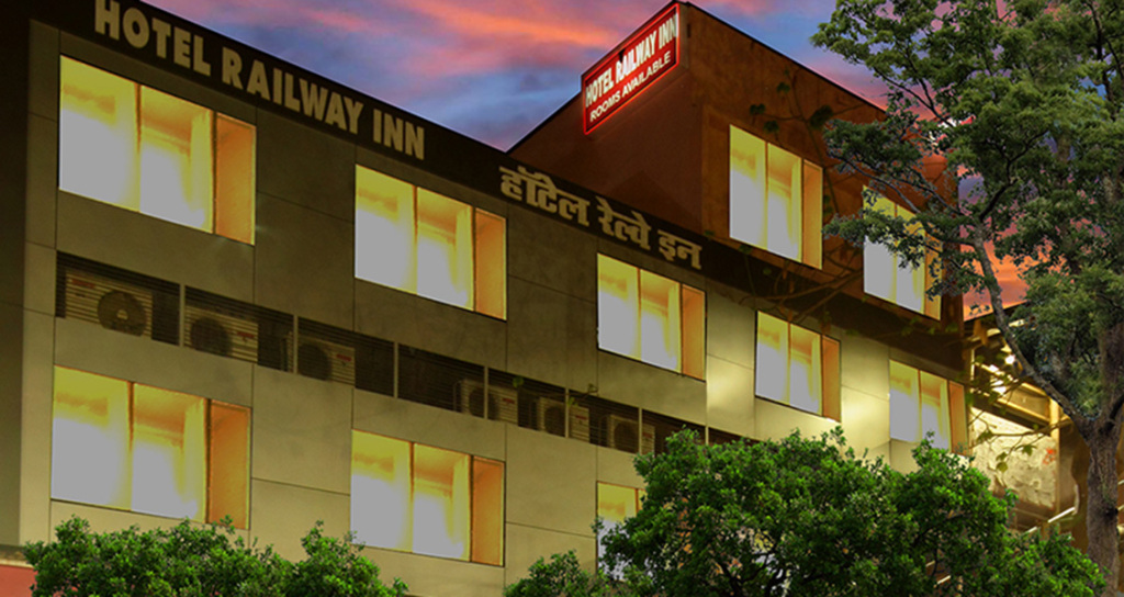 Тхане: Hotel Railway Inn
