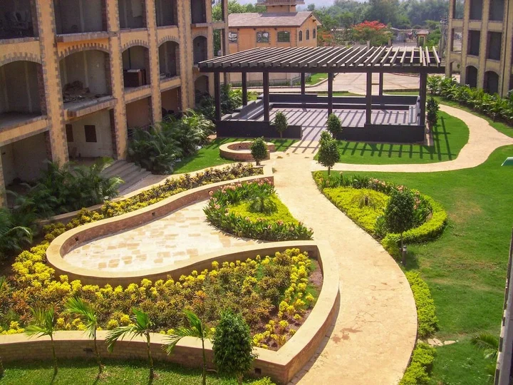 Нерал: Discover Resorts