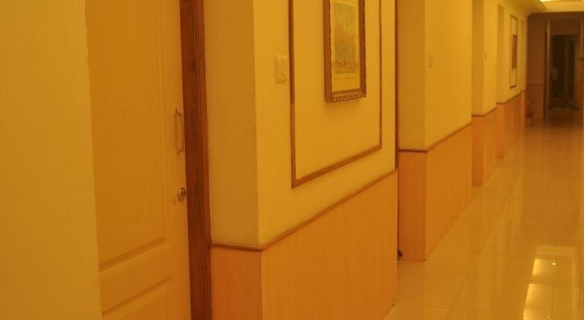Пунди: Vekaay's Residency
