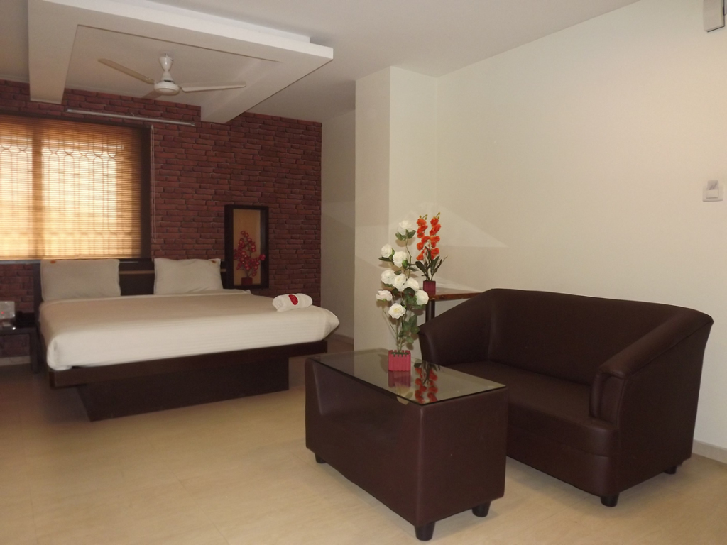 Соманур: The Richman Hotel