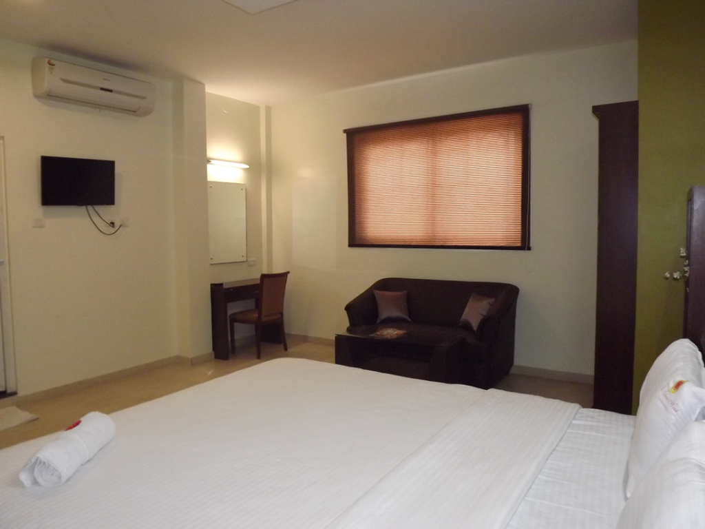 Соманур: The Richman Hotel
