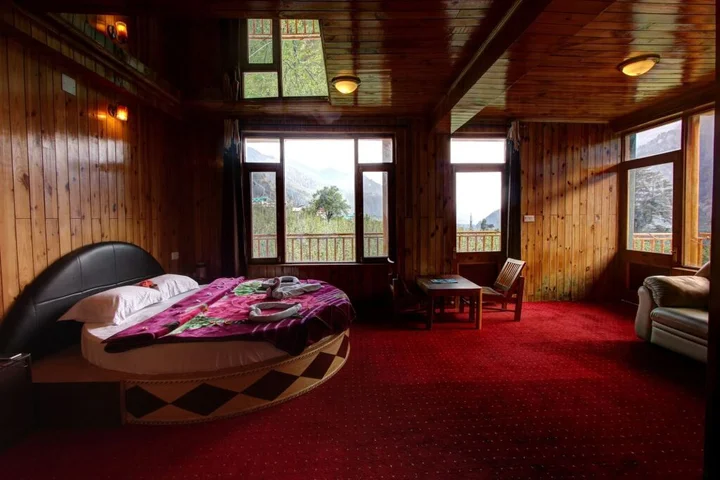 Манали: Hotel Mountain Face by Snow City Hotels
