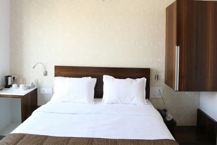 Колхапур: Hotel Sri Sri Executive Lodging