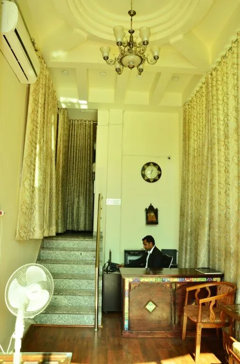 Джайпур: Raj Regency