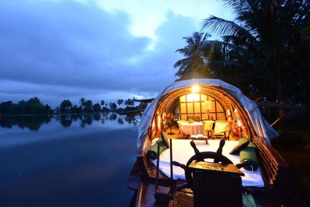 Мухамма: Spice Coast Cruises