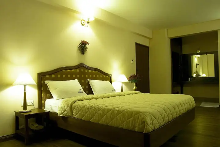 Ути: Hotel Blue Bird