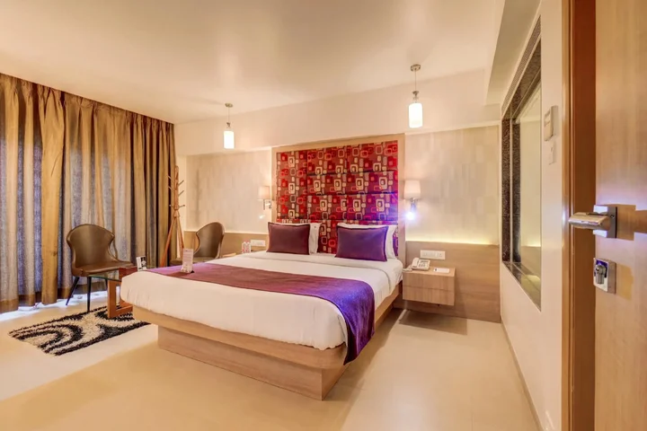 Нашик: The SSK Solitaire Hotel & Banquets