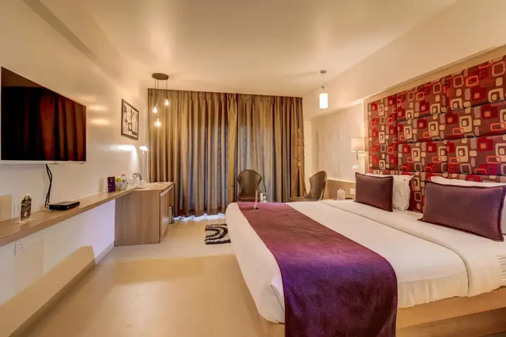 Нашик: The SSK Solitaire Hotel & Banquets