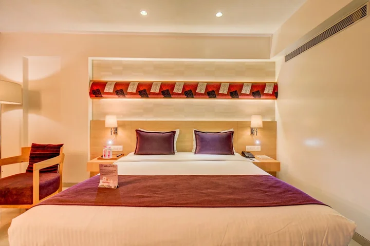 Нашик: The SSK Solitaire Hotel & Banquets