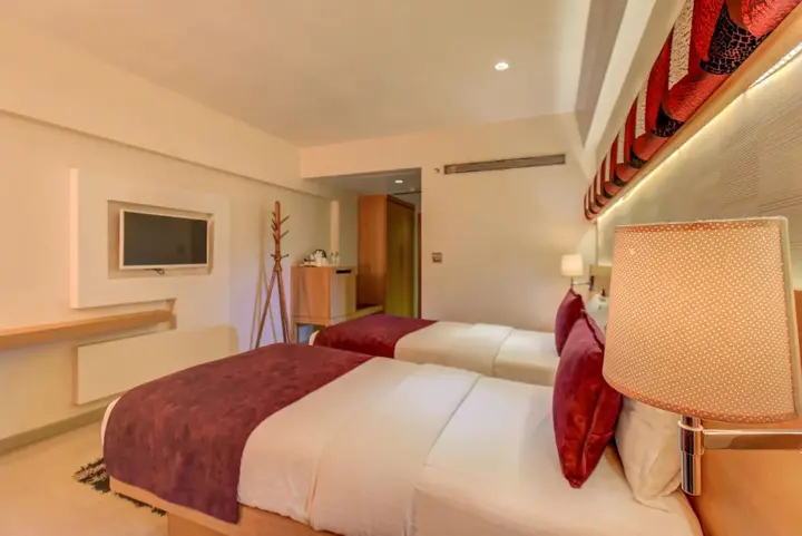 Нашик: The SSK Solitaire Hotel & Banquets