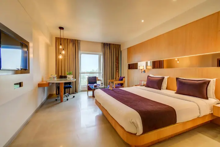 Нашик: The SSK Solitaire Hotel & Banquets