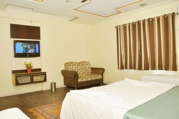 Ширди: Hotel Sai Suraj Palace