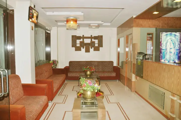 Ширди: Hotel Sai Suraj Palace