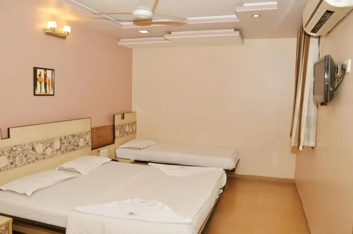 Ширди: Hotel Sai Suraj Palace