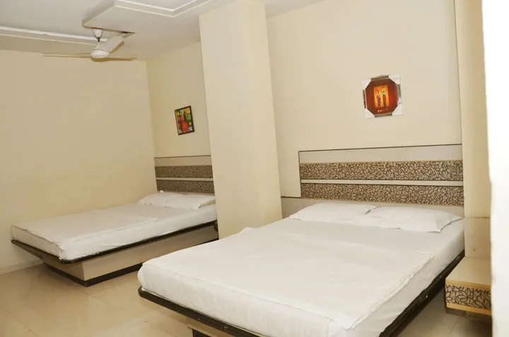 Ширди: Hotel Sai Suraj Palace