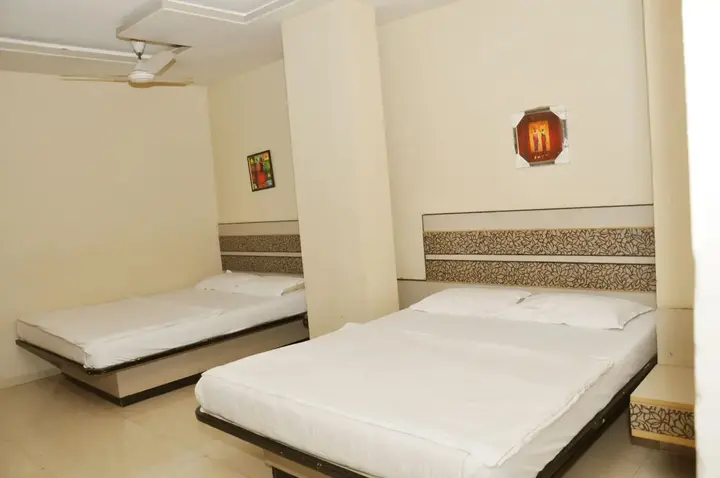 Ширди: Hotel Sai Suraj Palace