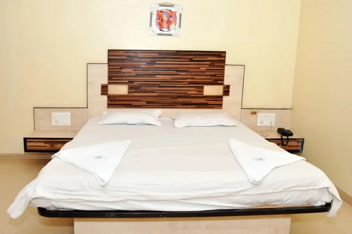 Ширди: Hotel Sai Suraj Palace