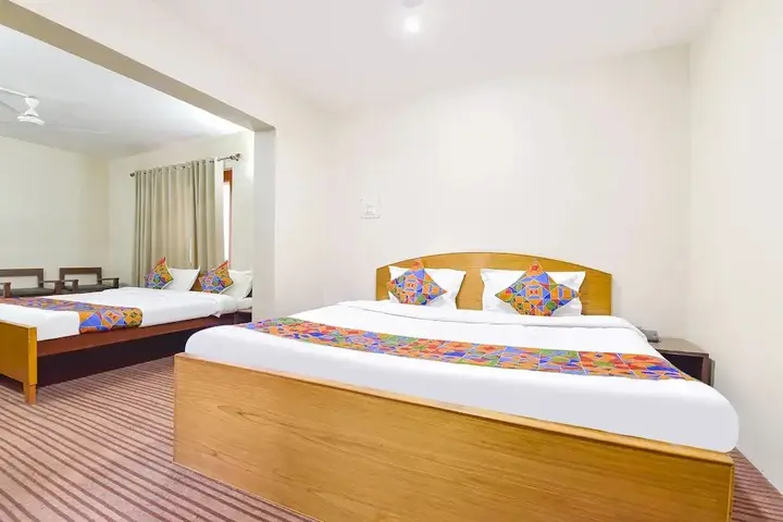 Шринагар: Hotel Legend Residency