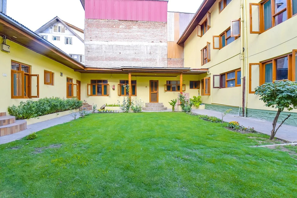 Шринагар: Hotel Legend Residency