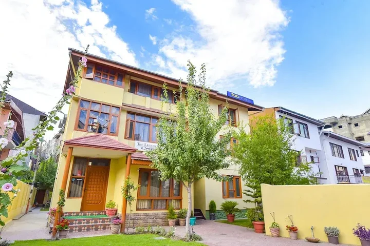 Шринагар: Hotel Legend Residency