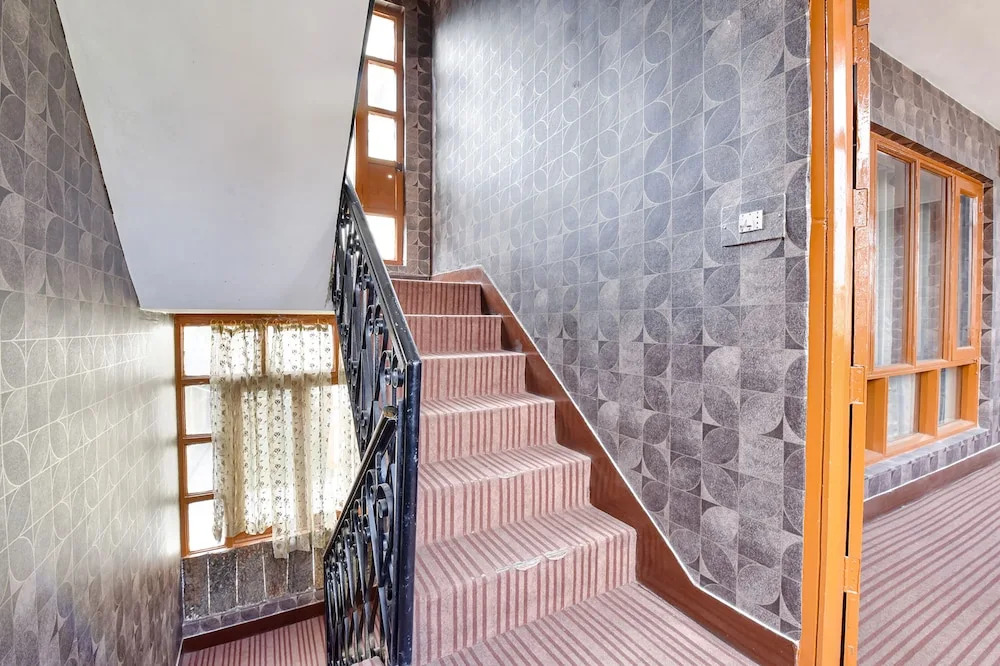 Шринагар: Hotel Legend Residency