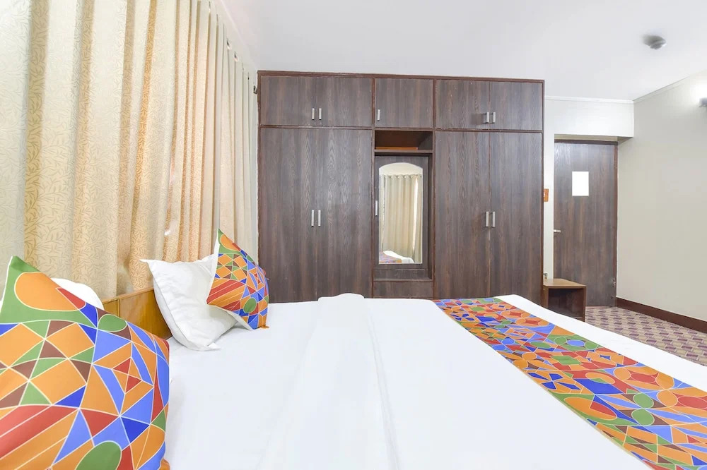 Шринагар: Hotel Legend Residency