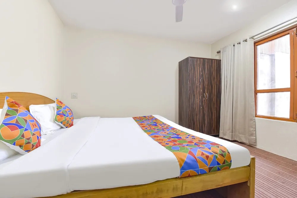 Шринагар: Hotel Legend Residency