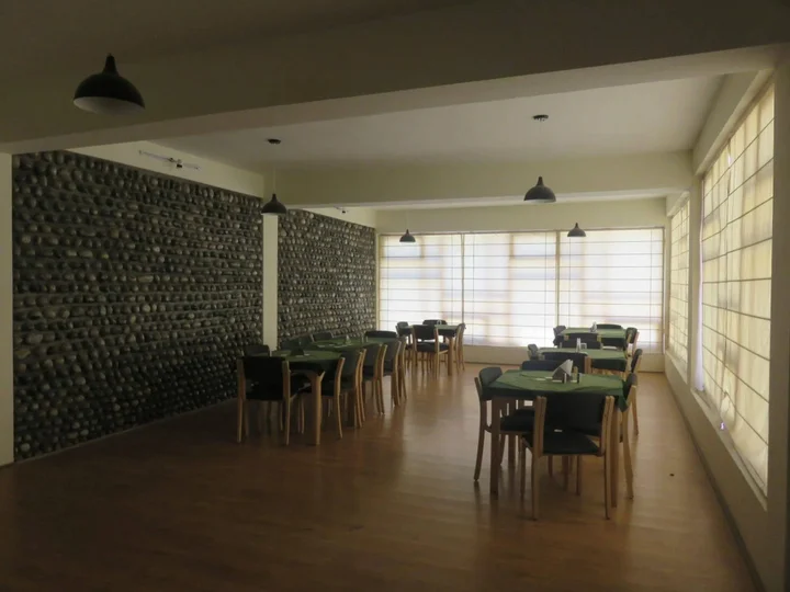 Хундер: Mystique Meadows Earth Homes
