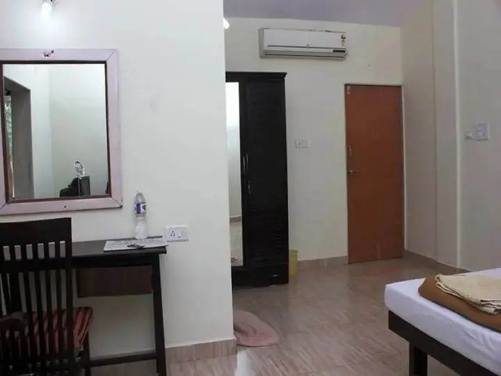 Арпора: OYO 833 Hotel Prince Santosh Holiday Homes