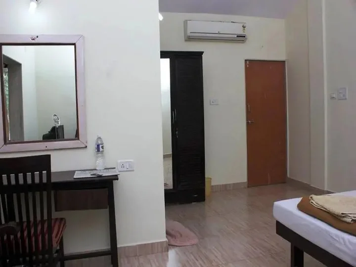 Арпора: OYO 833 Hotel Prince Santosh Holiday Homes