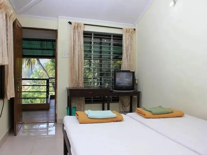 Арпора: OYO 833 Hotel Prince Santosh Holiday Homes