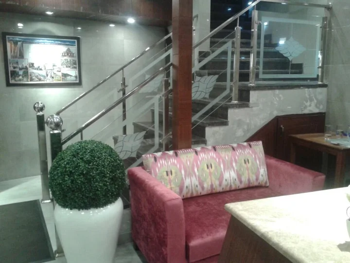 Массури: Hotel Paradise Continental
