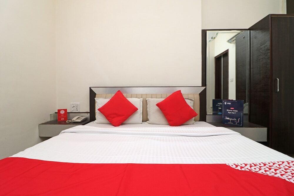 Агра: OYO 24723 Hotel Atul Palace