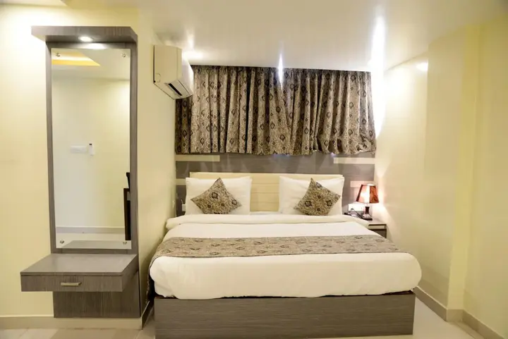 Патна: Hotel Aalcajars Inn