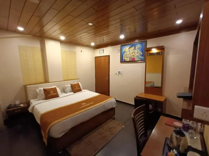 Патна: Hotel Aalcajars Inn