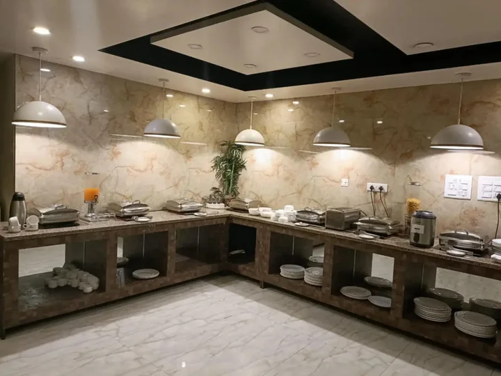 Патна: Hotel Aalcajars Inn