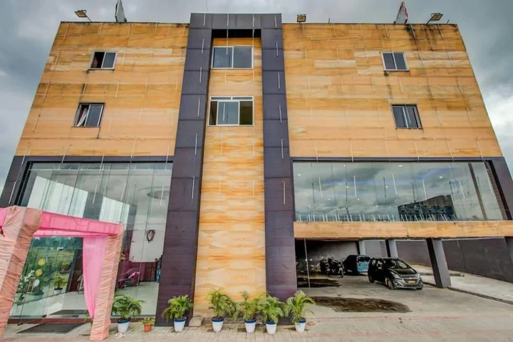 Дханбад: Hotel Sumandeep International