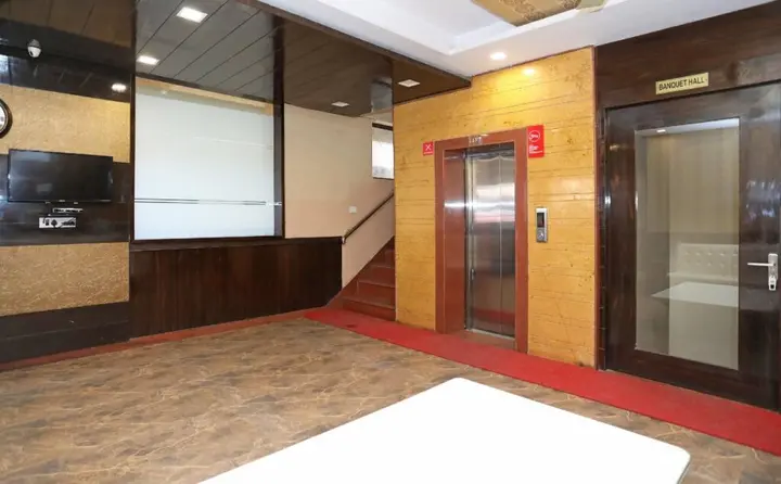 Джайпур: OYO 10328 Hotel Sanjay Palace