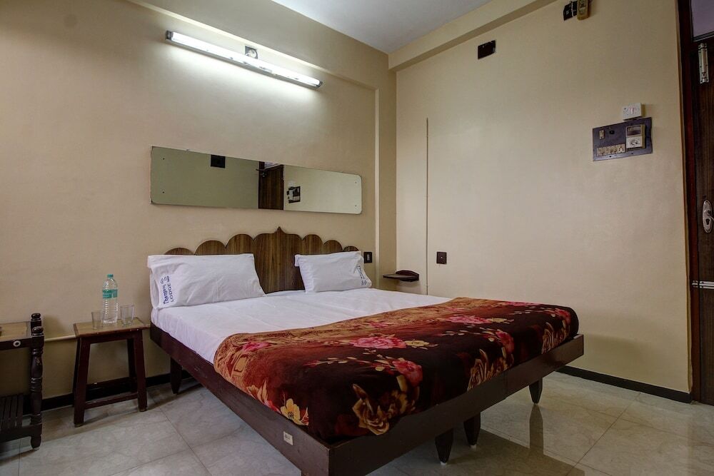 Карвар: Hotel Navaratna Deluxe by OYO Rooms