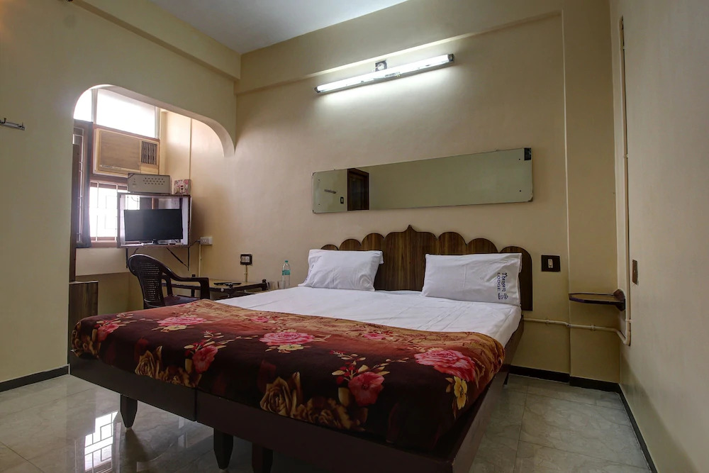 Карвар: Hotel Navaratna Deluxe by OYO Rooms