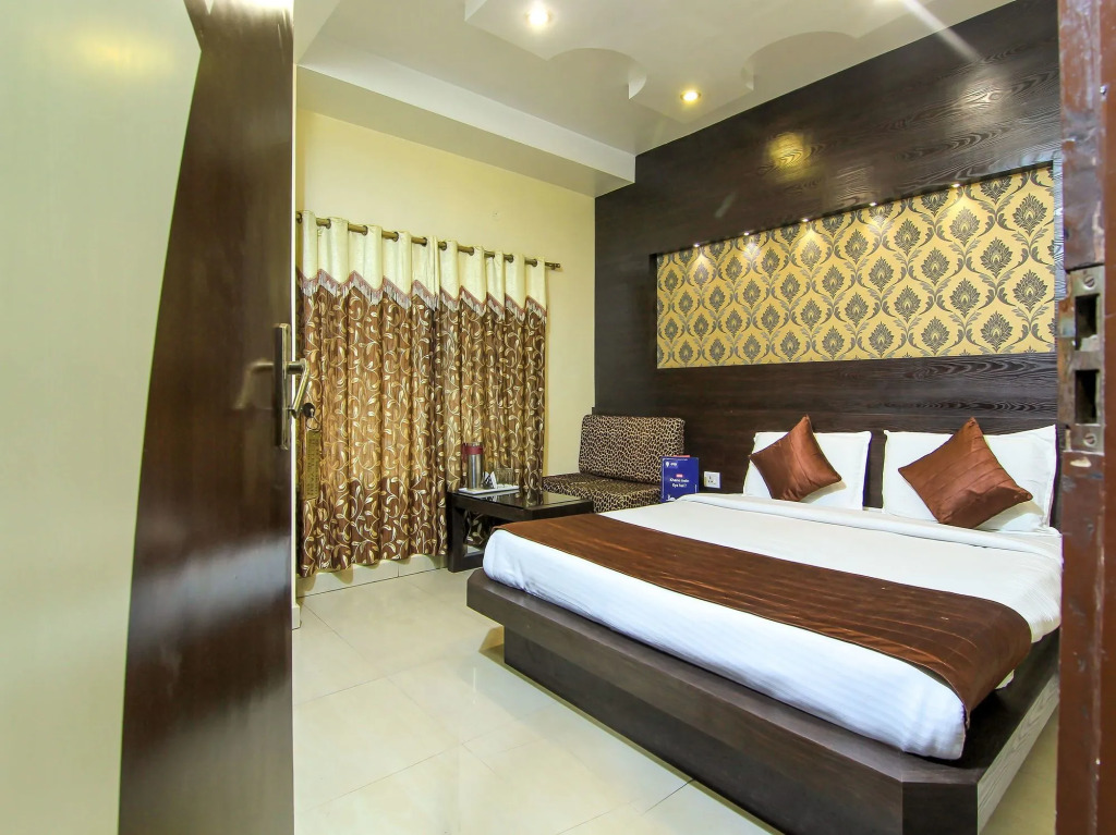 Лакхнау: OYO 2000 Hotel Yash