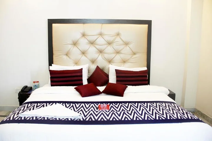 Нойда: OYO Rooms Noida Sector 71 WP Block