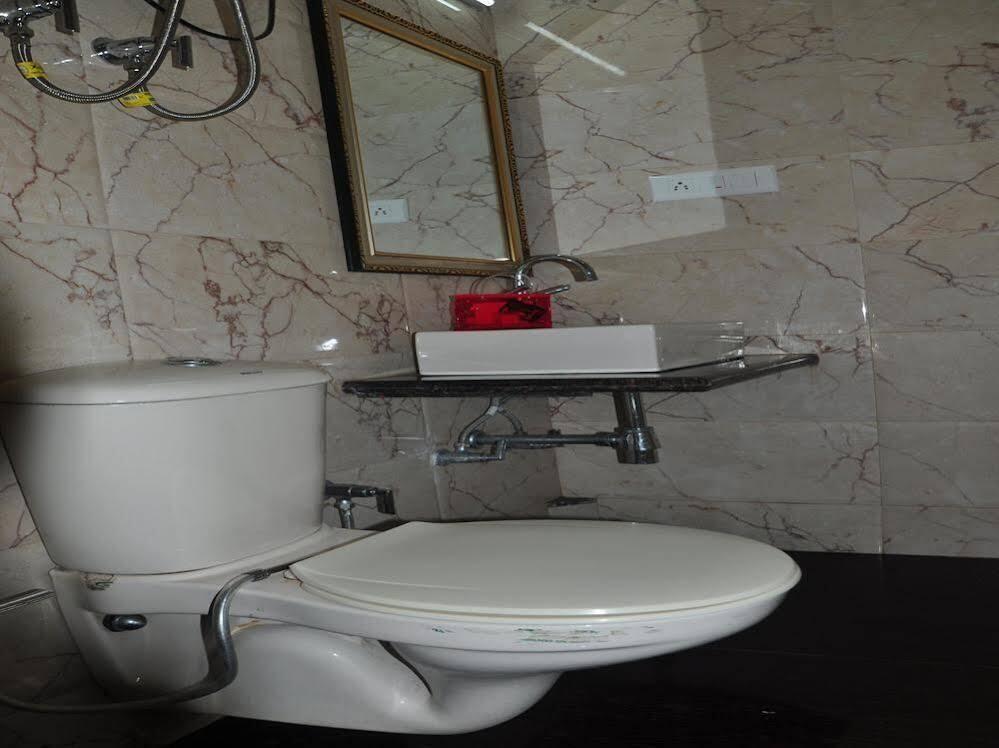 Шимла: OYO Rooms Mall Road Shimla