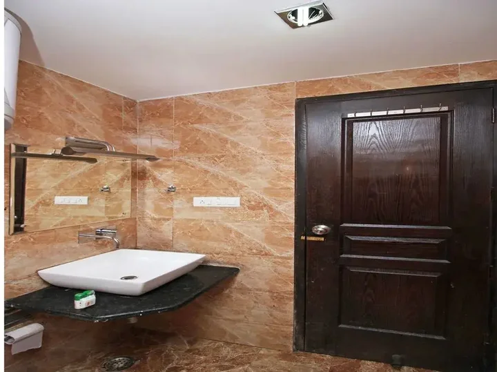 Массури: OYO 1679 Value Hotel