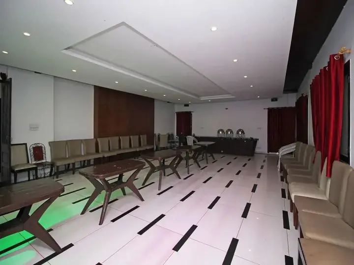 Массури: OYO 1679 Value Hotel