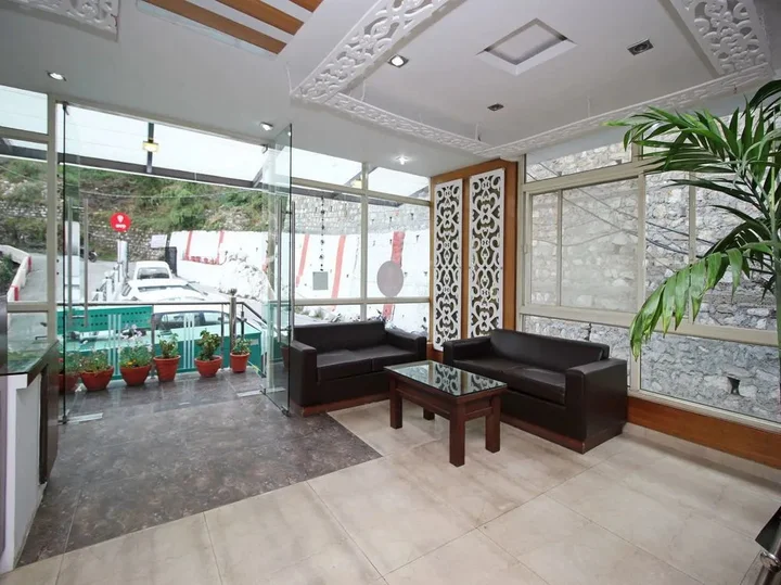 Массури: OYO 1679 Value Hotel