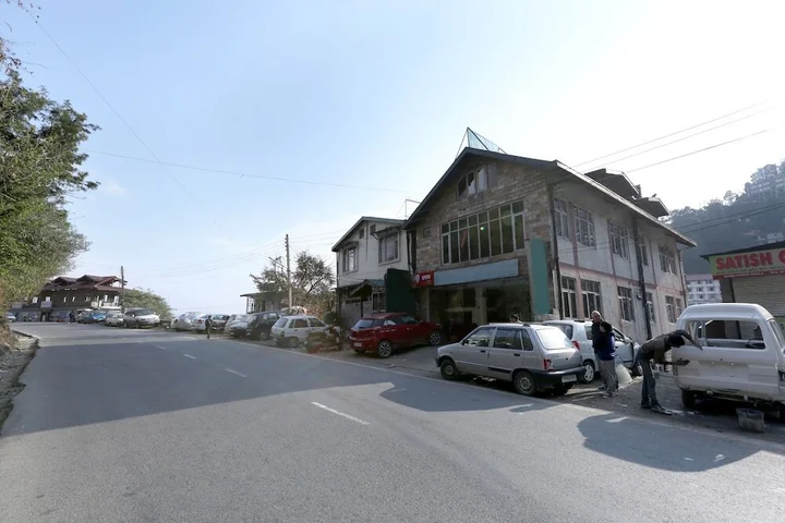 Шимла: OYO 1590 Hotel Hari Palace