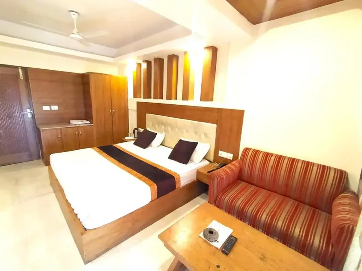 Массури: Hotel Samrat - On Mall Road