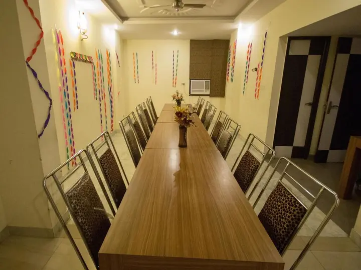 Канпур: OYO 2263 Hotel Govinda Royal